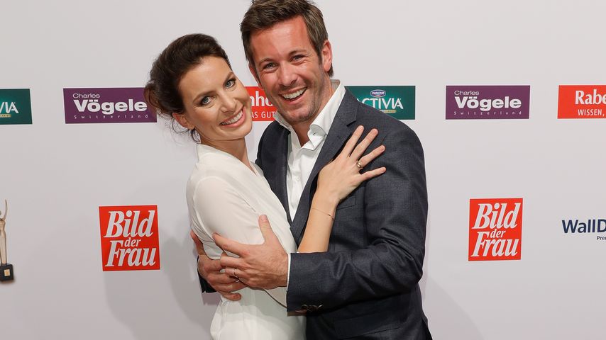 Schauspieler Jan Hartmann und Frau Julia bei der Verleihung des "Goldenen Bild der Frau"-Awards 2016