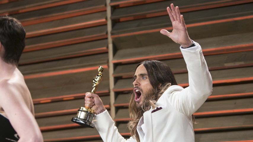 Anne Hathaway und Jared Leto