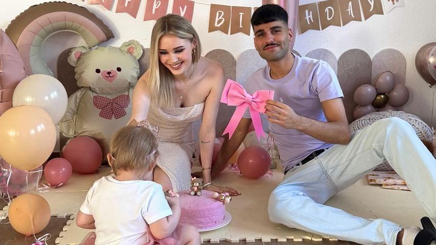 Influencer Jasi_xx3 und Mou Osman mit ihrer Tochter Liviya, Juli 2025