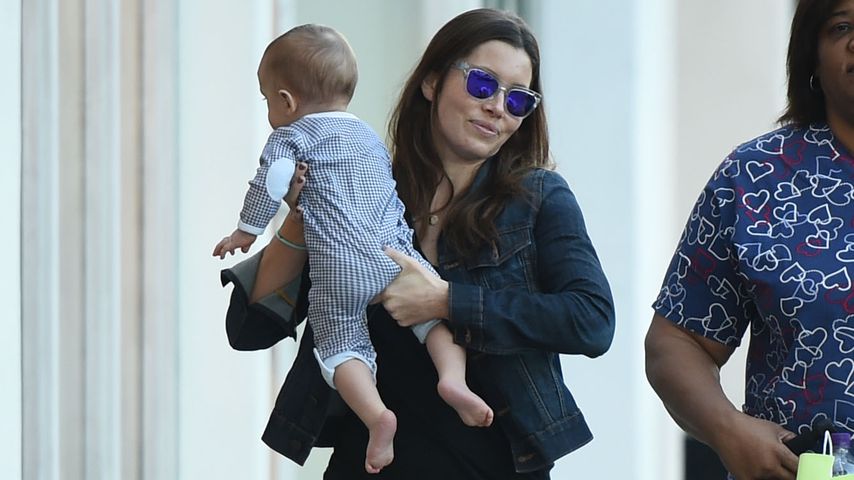 Jessica Biel mit ihrem Sohn Silas Randall Timberlake
