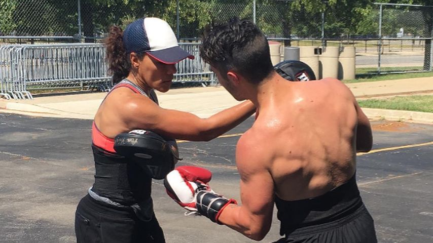 Sänger Joe Jonas beim Box-Training