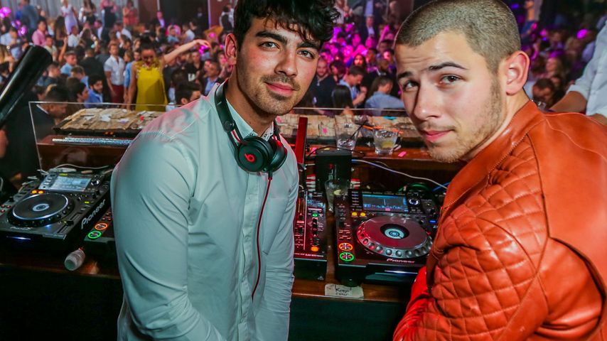 Joe und Nick Jonas im Hyde Bellagio in Las Vegas