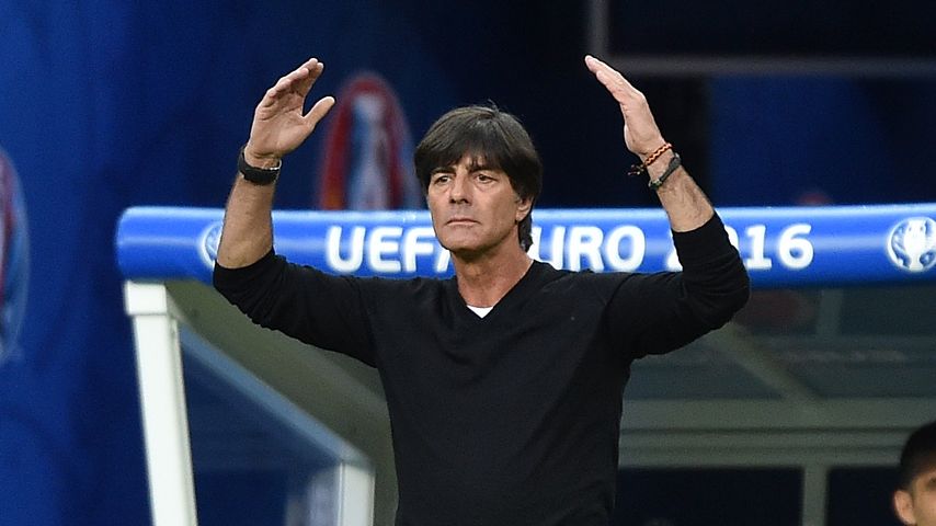 Jogi Löw am Soielfeldrand der EM-Partie Deutschland gegen Polen