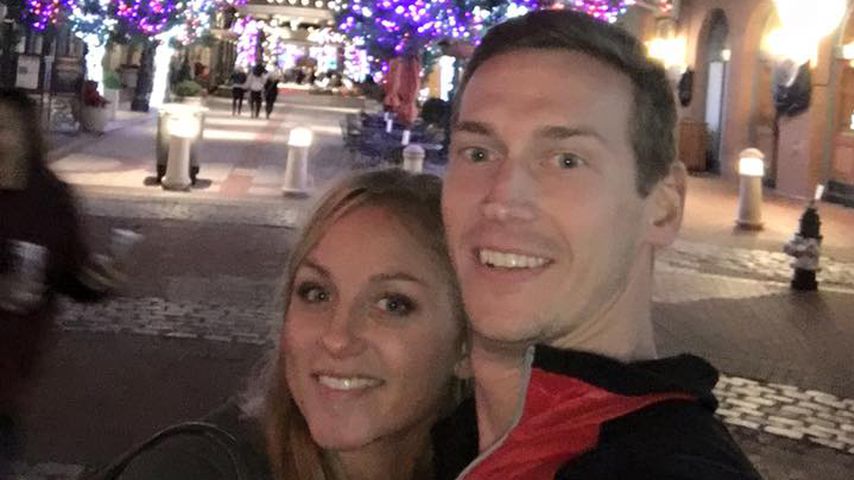 John Bernecker (†33) mit seiner Freundin Jennifer