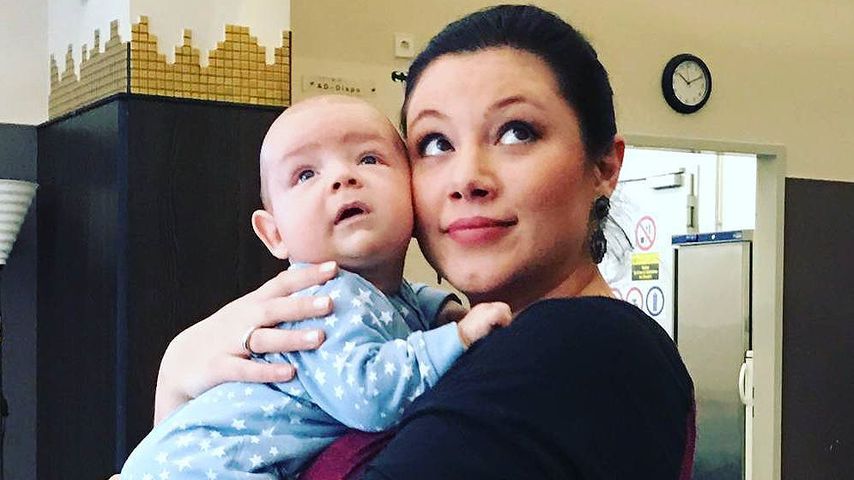 AWZ-Star Julia: Total vernarrt in ihr Serien-Baby Nick!