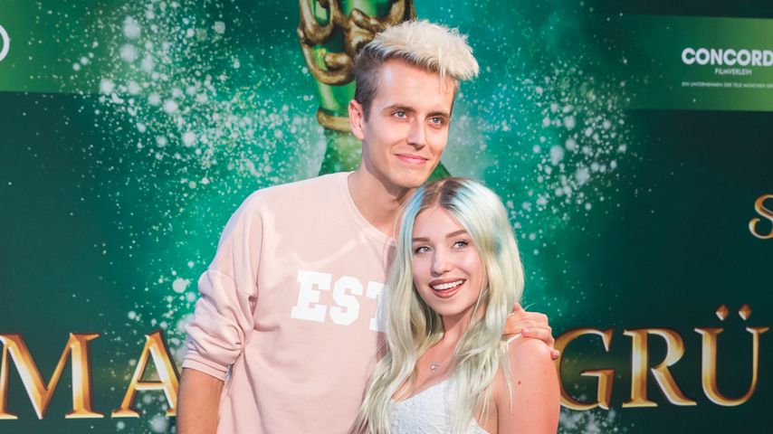 Julian Claßen und Bibi Heinicke auf der "Smaragdgrün"-Premiere