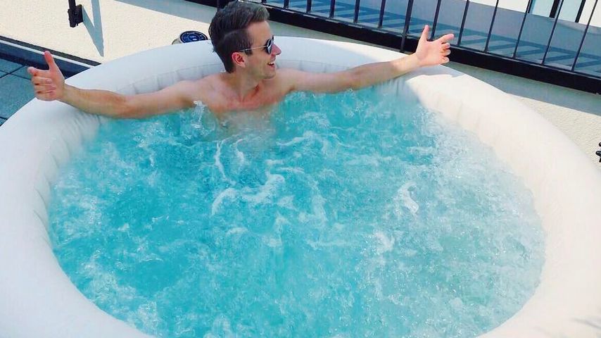 Luxus pur: Julian & Bibi haben nun einen zweiten Whirlpool!