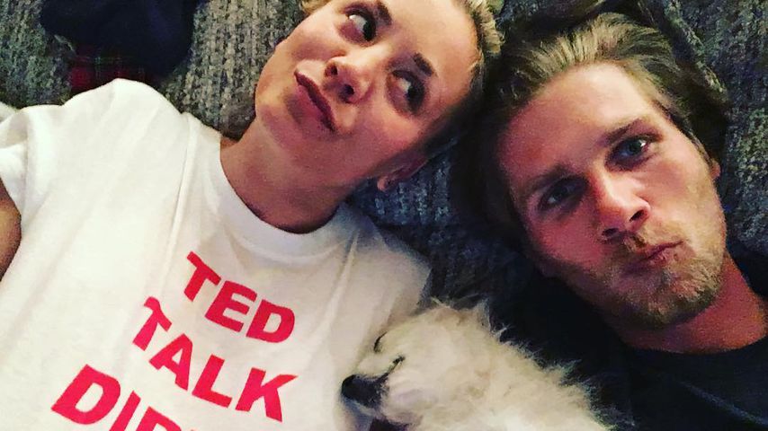 Kaley Cuoco und Karl Cook mit Hund Ruby