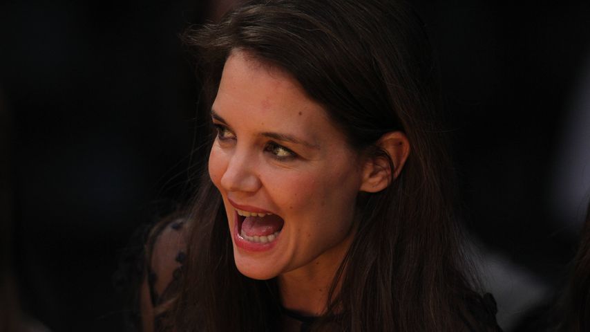 Katie Holmes bei einem Basketballspiel