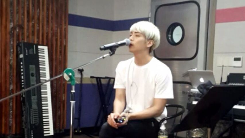 Kim Jong-hyun im Studio