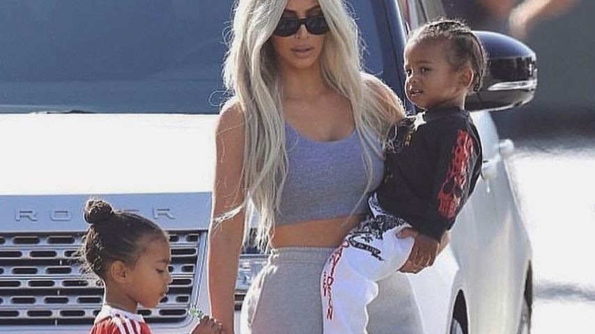 Kim Kardashian mit North und Saint