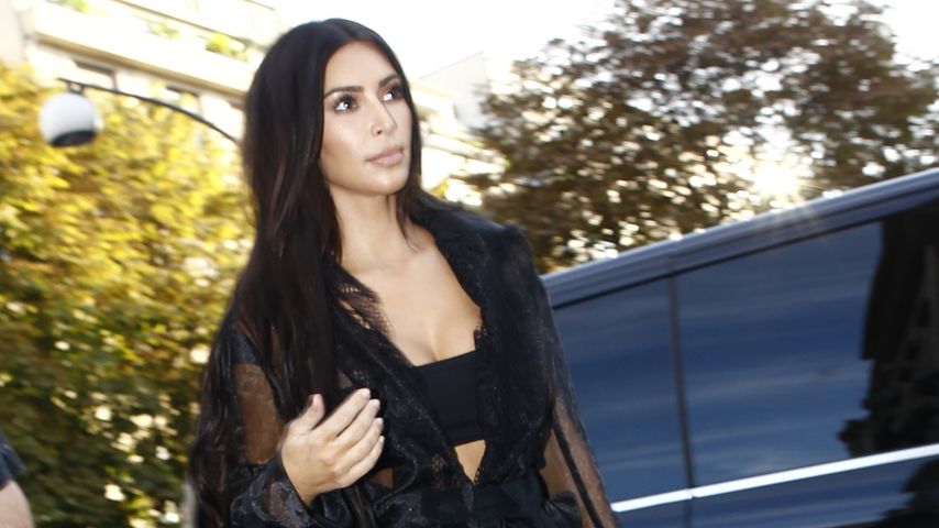 Kim Kardashian unterwegs in Paris
