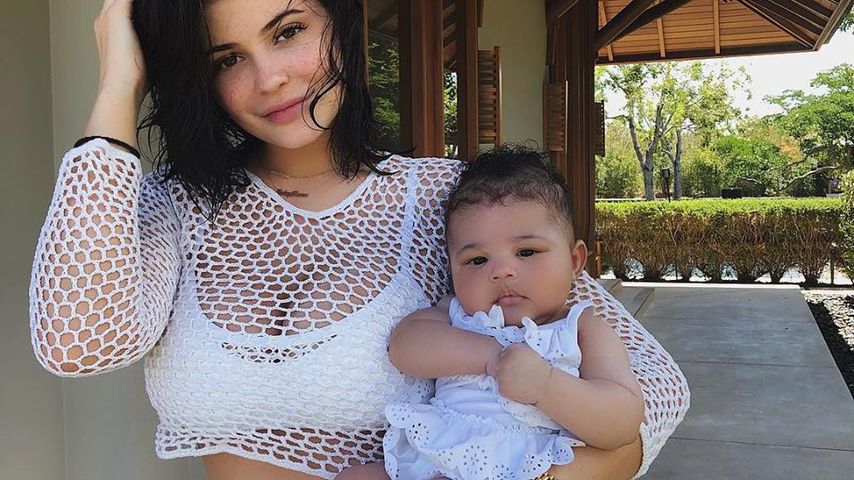 "Beste Küsse": Kylie Jenner postet Kuschelaktion mit Stormi!