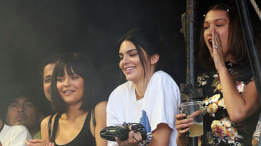 Kylie und Kendall Jenner mit Bella Hadid beim Wireless Festival 2017