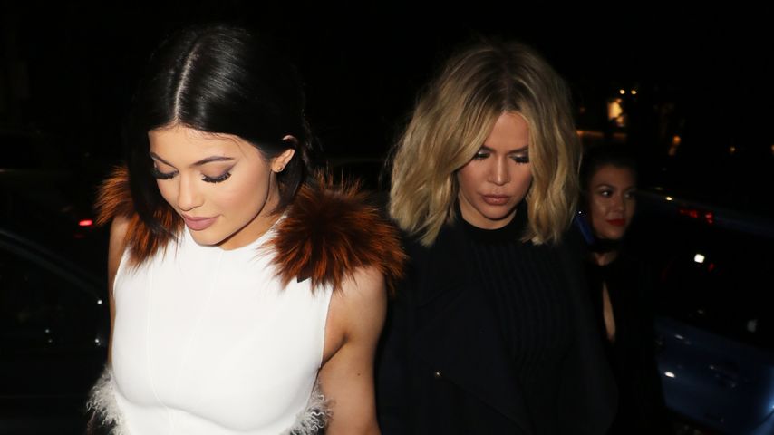 Khloe Kardashian und Kylie Jenner