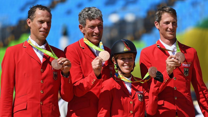 Ludger Beerbaum (2. v. l.) mit dem deutschen Reit-Team bei den Olympischen Spielen 2016