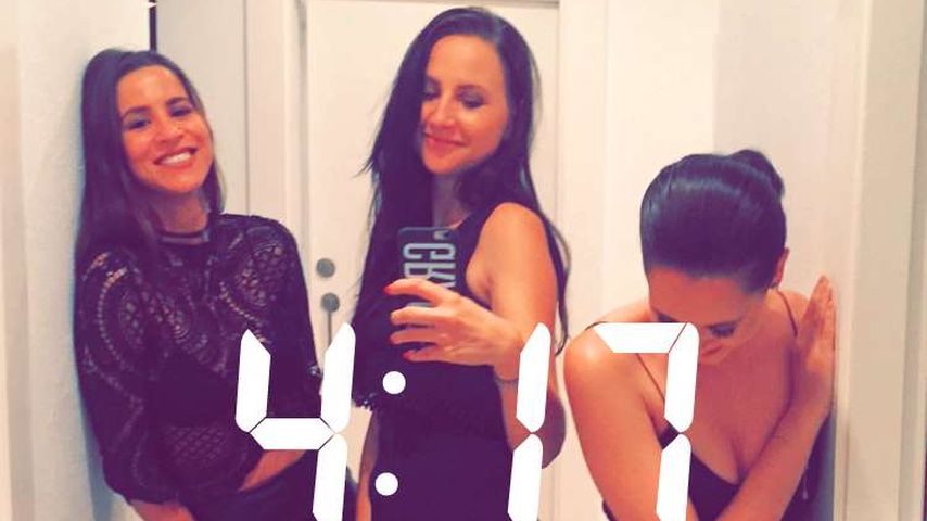 Grace Capristo mit ihren Freundinnen auf Ibiza