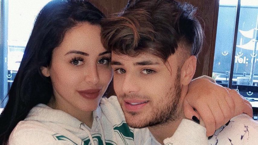 Marnie Simpson mit Casey Johnson