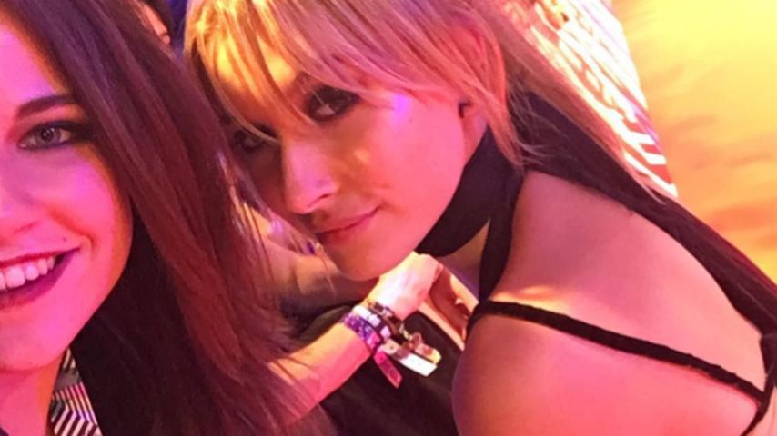 Melina Sophie mit Hailey Baldwin bei den MTV EMAs 2016
