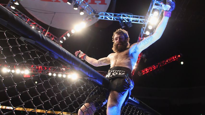 Michael Chiesa nach dem Sieg gegen Anton Kuivanen in Anaheim