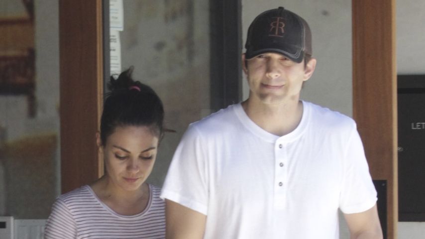 MIla Kunis und Ashton Kutcher unterwegs in Hollywood