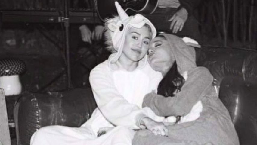 Miley Cyrus und Ariana Grande