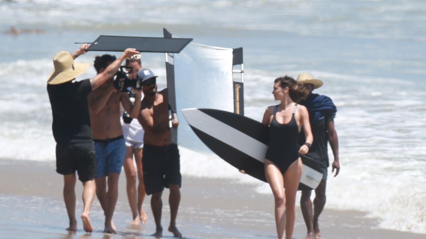 Miranda Kerr bei einem sexy Bikini-Shooting am Strand von Malibu