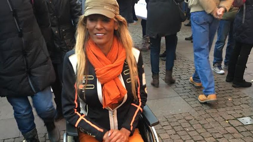 Nadja Abd el Farrag auf dem Weihnachtsmarkt in Hamburg
