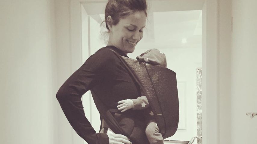 Nazan Eckes mit ihrem Baby Tragetuch