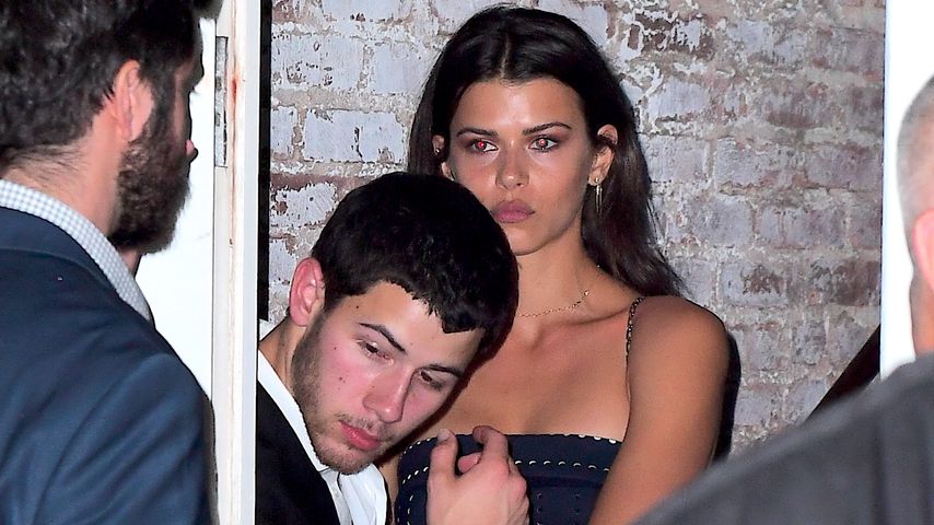 Nick Jonas und Georgia Fowler beim Verlassen von Joe Jonas' und Sophie Turners Verlobungsfeier