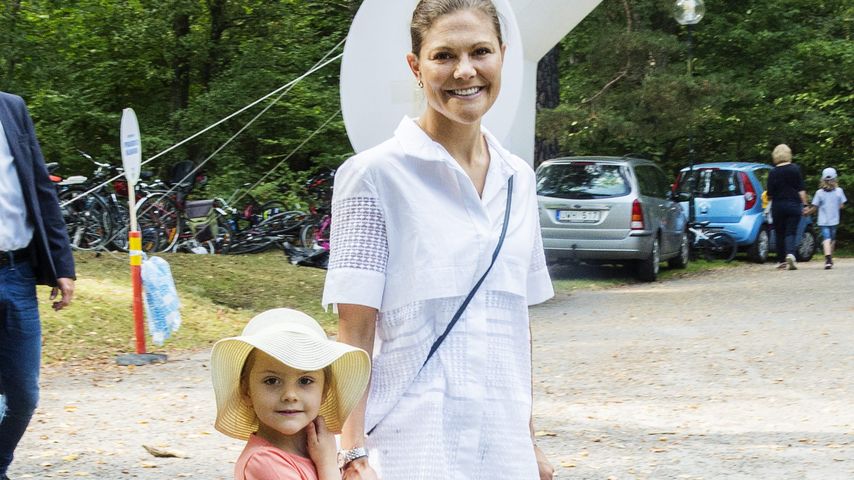 Prinzessin Estelle und Prinzessin Victoria beim Race and Sports Day im Hagapark in Solna