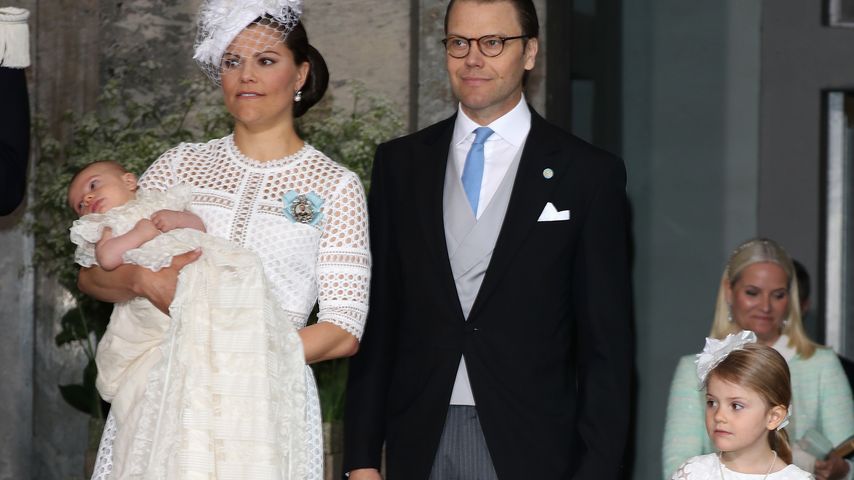 Prinzessin Victoria und ihre Familie an Oscars Taufe