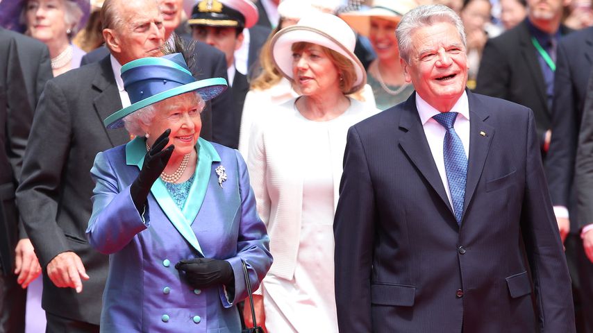 Queen Elizabeth II. mit Bundespräsident Joachim Gauck 2015 in Frankfurt
