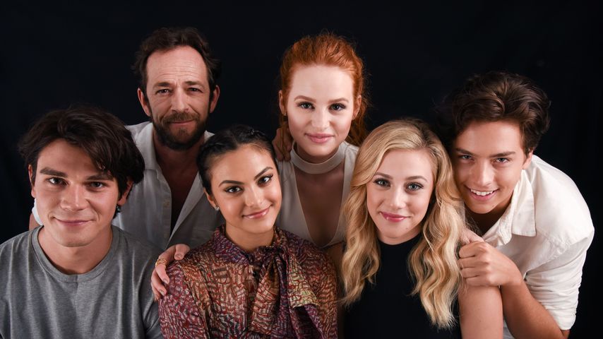 "Riverdale"-Cast, K.J. Apa, Luke Perry, Camila Mendes, Madelaine Petsch, Lili Reinhart und Cole Spro