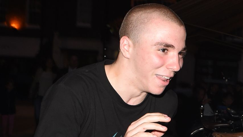 Rocco Ritchie ist im Juli 2016 im Nachtleben in London unterwegs
