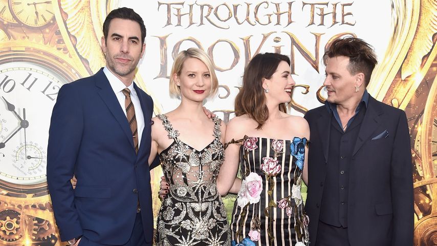 Johnny Depp, Anne Hathaway, Sacha Baron Cohen und Mia Wasikowska