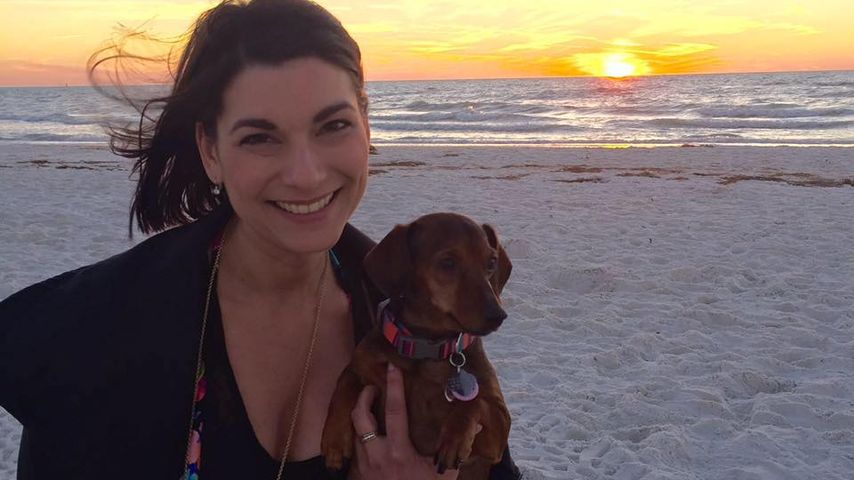 Samantha Edwards am Strand in Florida