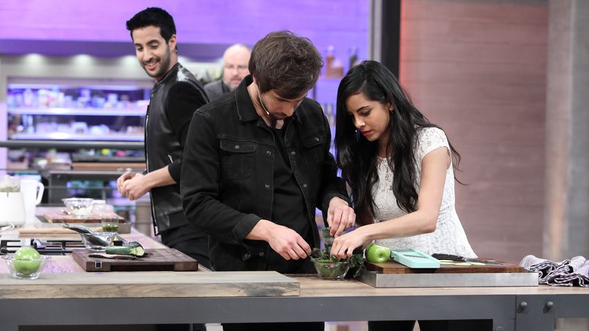 Sami Slimani, Max Giesinger und Collien Ulmen-Fernandes bei "Grill den Henssler"