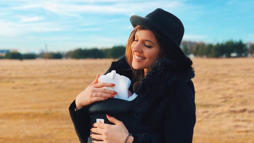 8 Wochen alte Mia Rose: Sarah Harrison ganz sentimental
