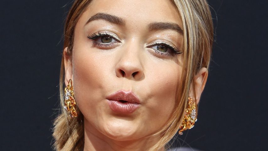 Sarah Hyland wirft einen Kuss
