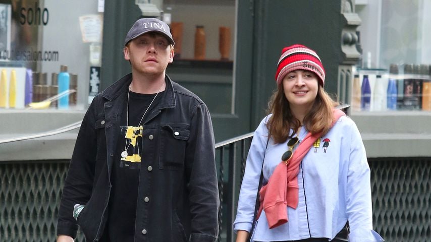 Schauspieler Rupert Grint und Kollegin Georgia Groome