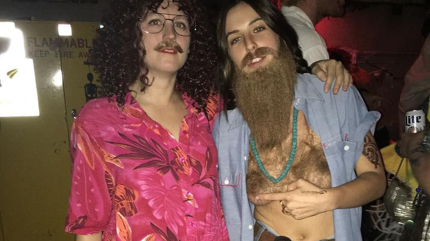 Scout La Rue Willis (rechts) an Halloween