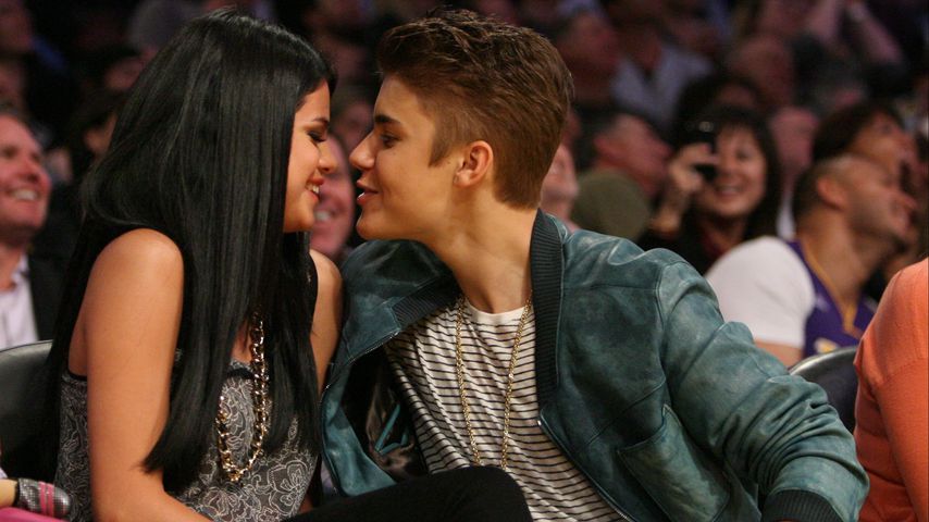 Selena Gomez und Justin Bieber bei einem Baseballspiel der L.A. Lakers