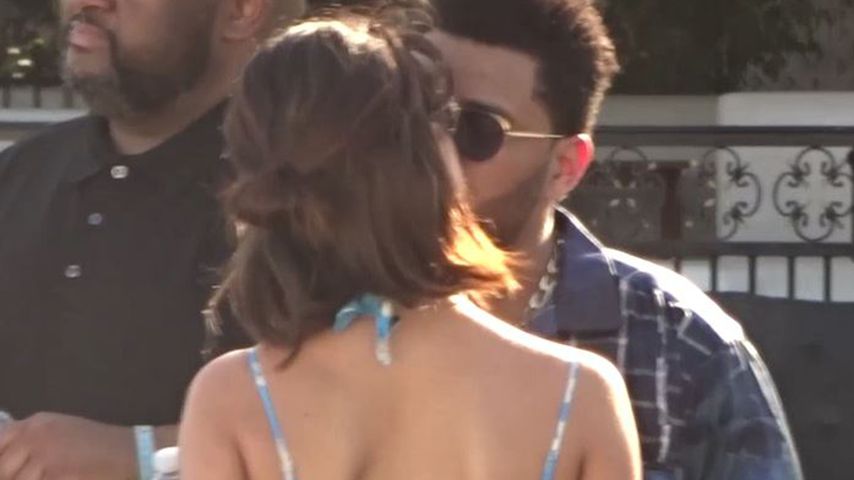 1. Video-Beweis: Heiße Küsse bei Selena Gomez & The Weeknd!