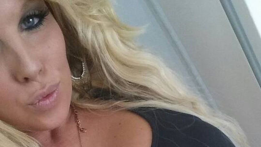 Riesige Oberweite: Kann BB-Sharon überhaupt noch stillen?