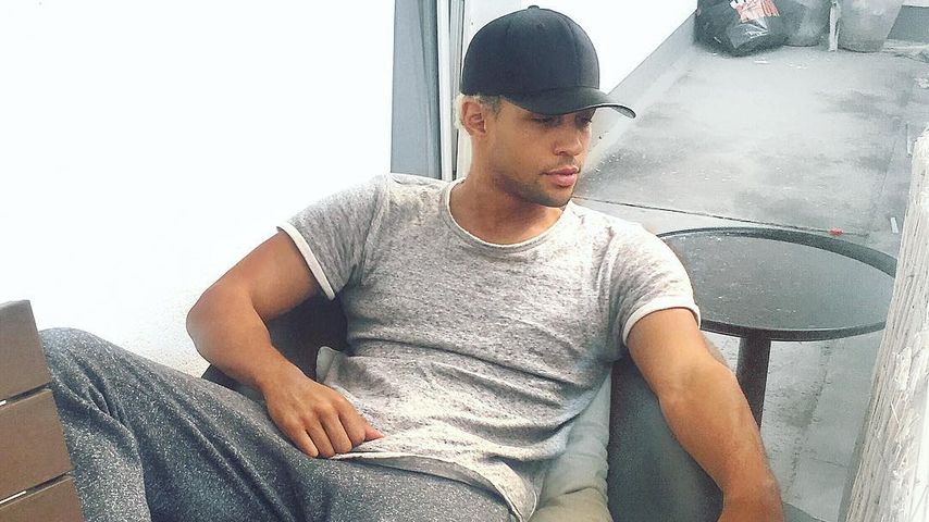 Simon Desue auf dem Balkon
