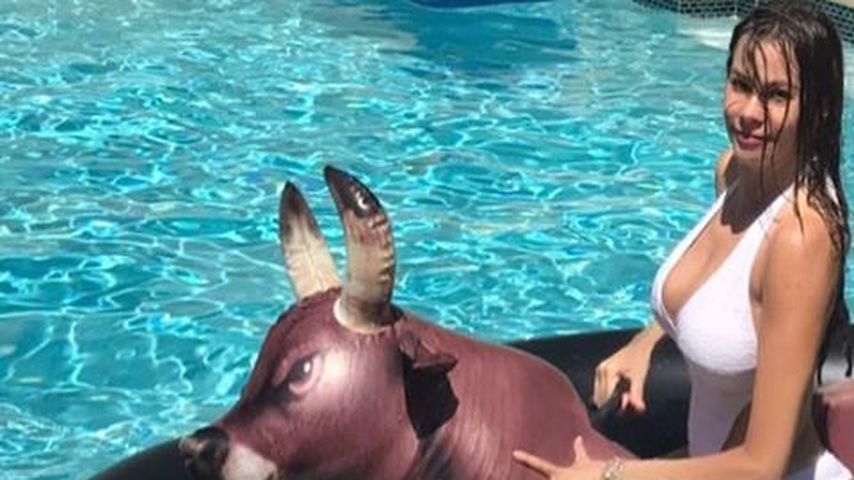 70F! Hier gehen die größten Natur-Brüste Hollywoods baden