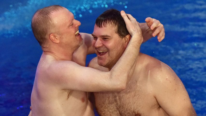 Stefan Raab und Elton beim Turmspringen 2015