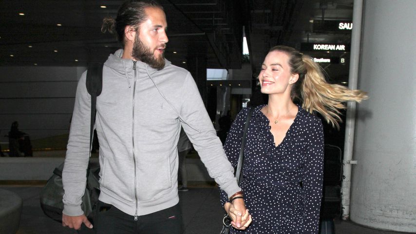 Tom Ackerley und Margot Robbie bei ihrer Rückkehr aus Australien