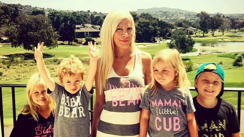 Tori Spelling mit ihren vier Kids
